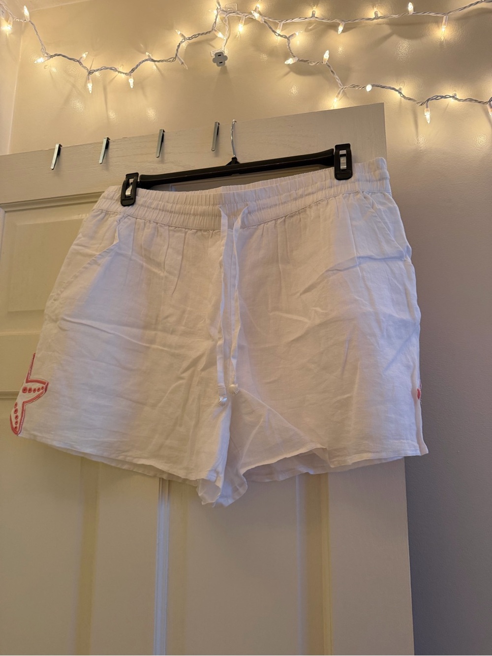 Vineyard Vines White Drawstring Linen Bermuda Shorts with Pink Whale Embroidery